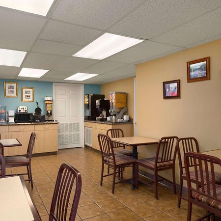Super 8 By Wyndham Austin Downtown/Capitol Area Motel Ngoại thất bức ảnh