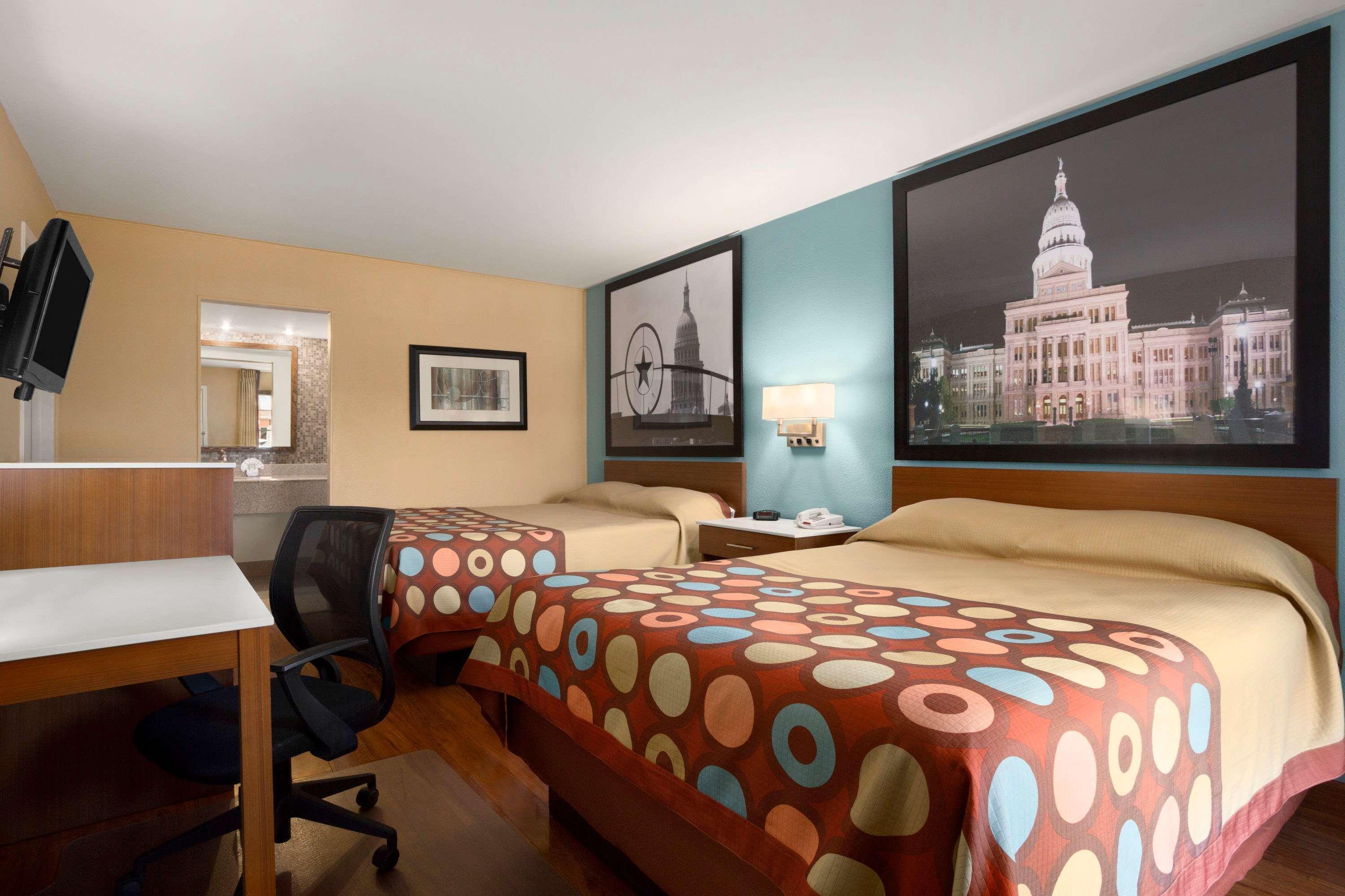Super 8 By Wyndham Austin Downtown/Capitol Area Motel Ngoại thất bức ảnh
