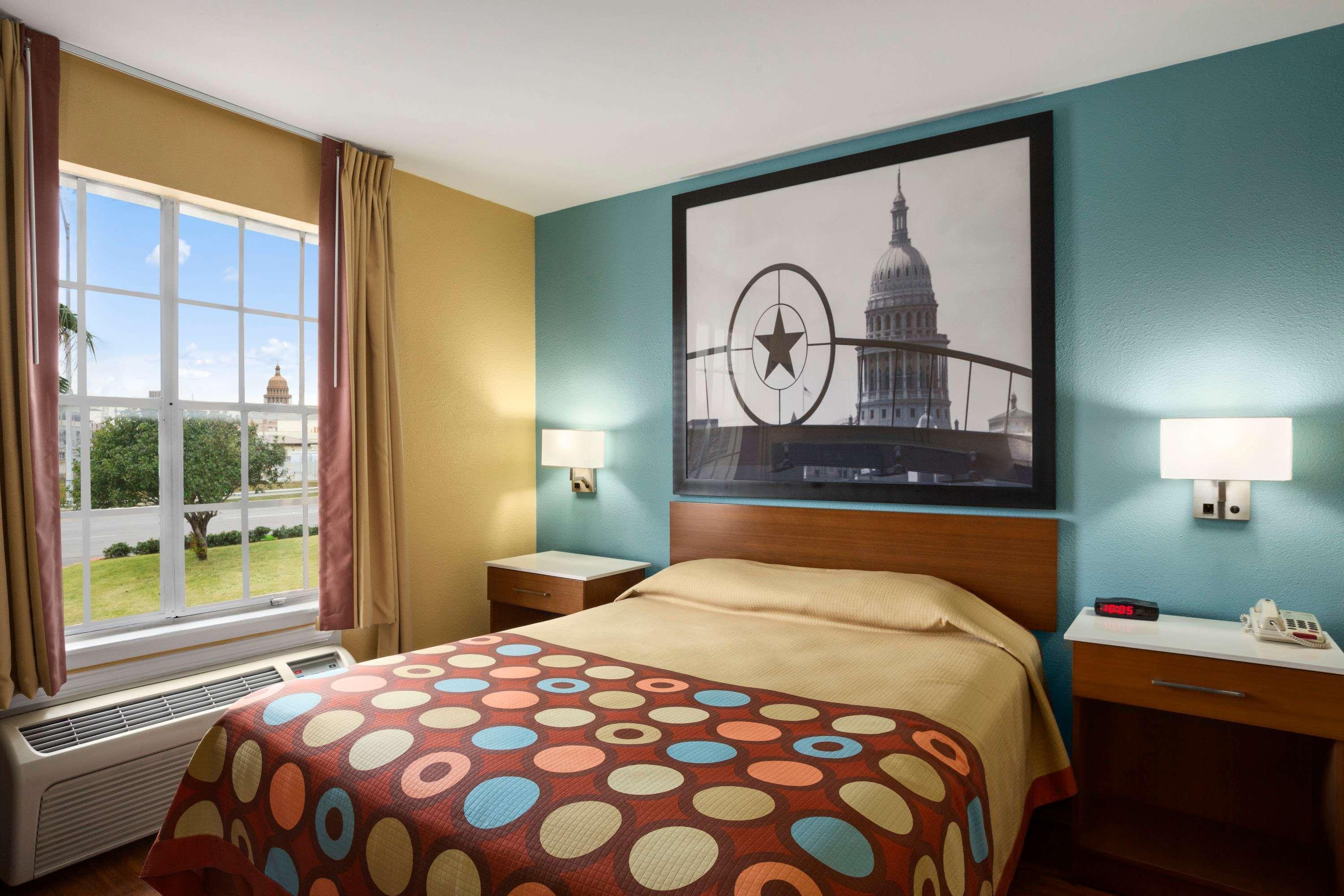 Super 8 By Wyndham Austin Downtown/Capitol Area Motel Ngoại thất bức ảnh